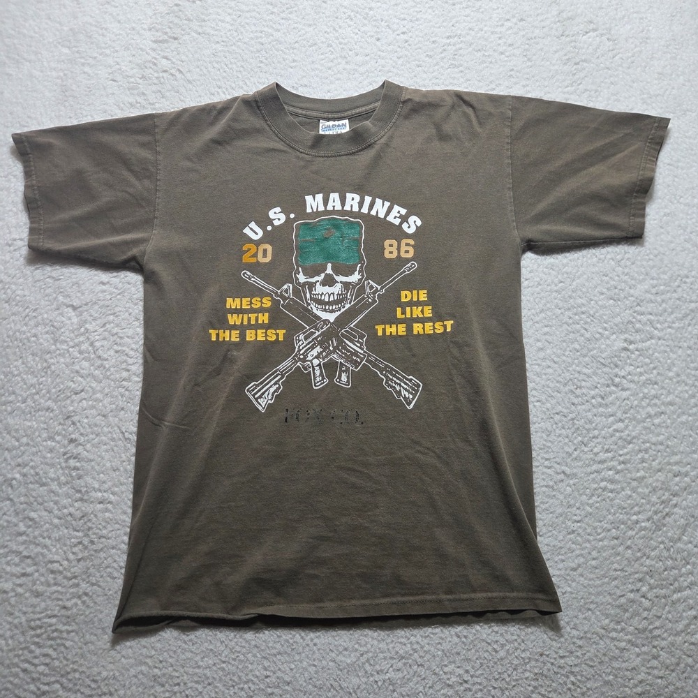 Vintage U.S. Marines MESS WITH THE BEST DIE LIKE Size Medium T-Shirt